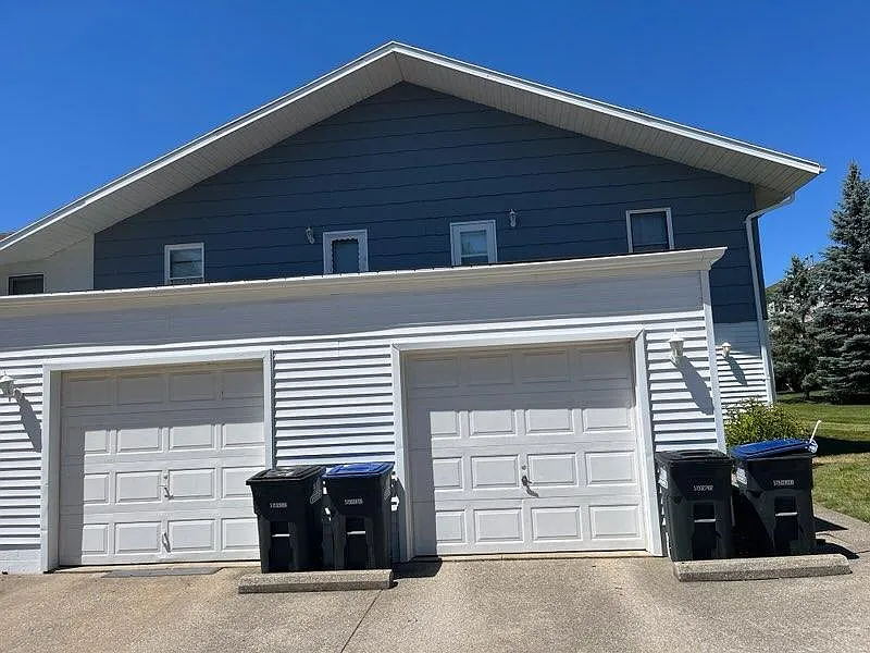 2 bed, 1.5 bath, 960 sqft, $1,350 — Photo 3