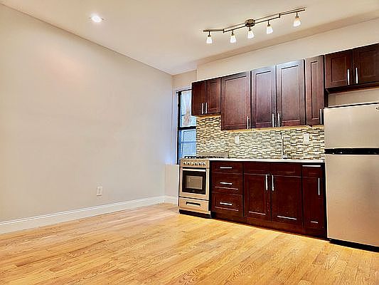 1st image of 615 Flatbush Ave #1M