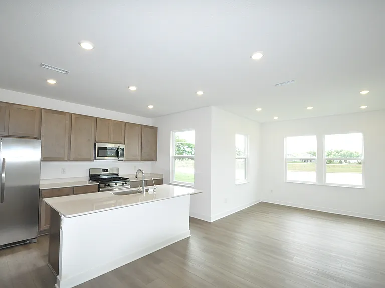 8578 Georgina St — Photo 9