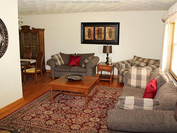 5th image of 1322 Village Dr