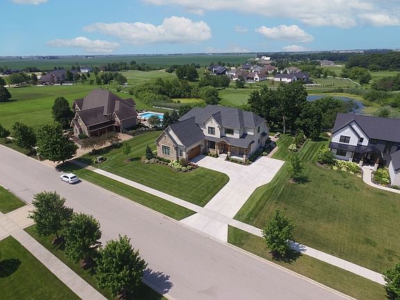 2nd image of 7555 Fairway Dr