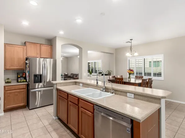 163 W DRAGON TREE Avenue, Queen Creek, AZ 85140