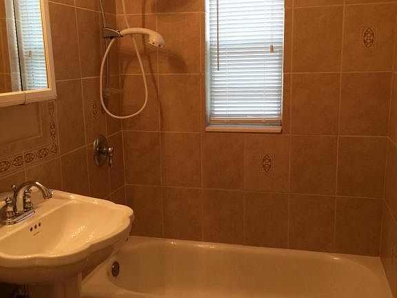 3rd image of 5240 NE 2nd Ter
