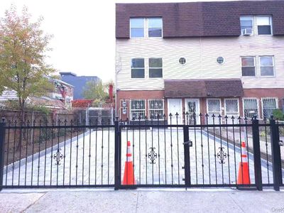 2096 Randall Avenue, Bronx, NY, 10473
