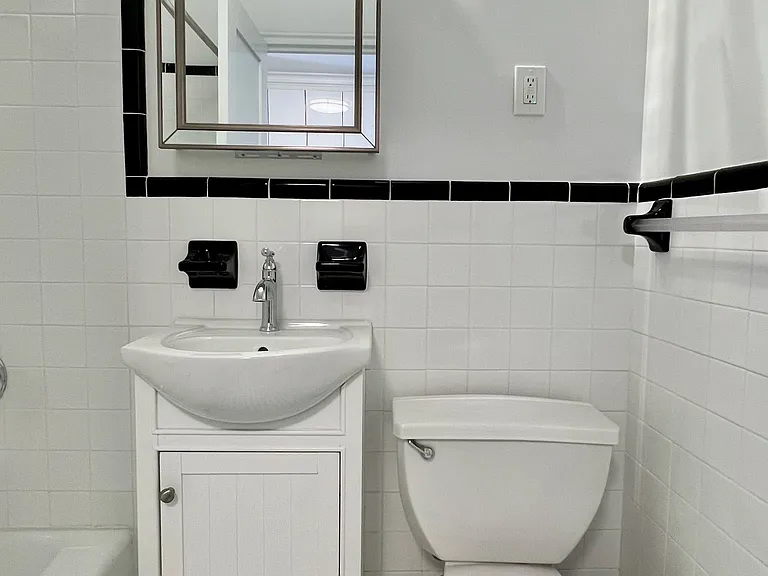 138 W 92nd St #1R — Photo 14