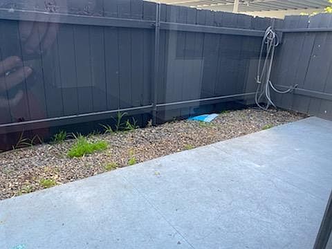 1st image of 609 De La Vina St