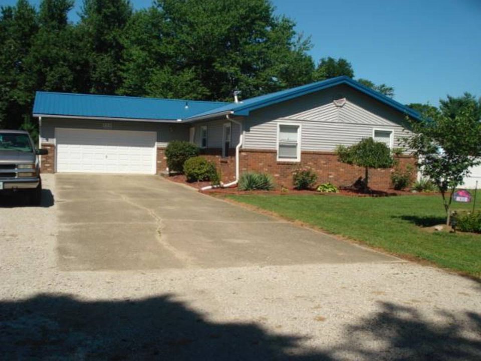 1st image of 305 W Fort Dr