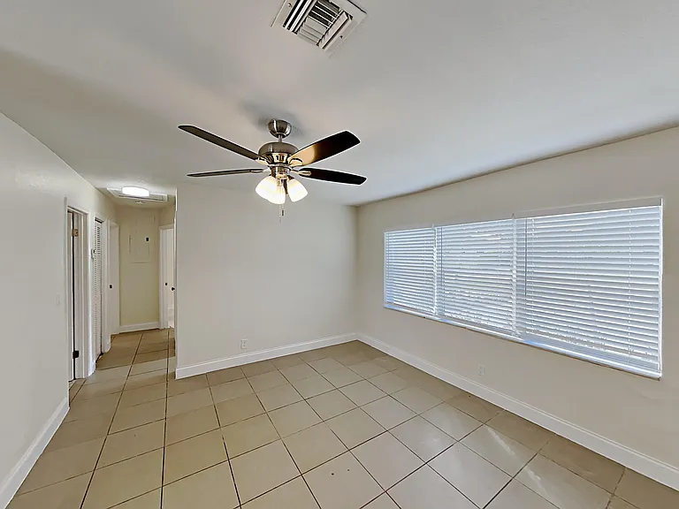 1230 SW 6th Way — Photo 9