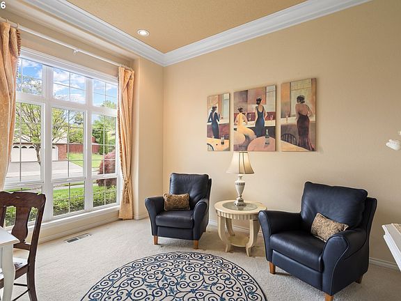 3rd image of 2809 SE Myrtlewood Way