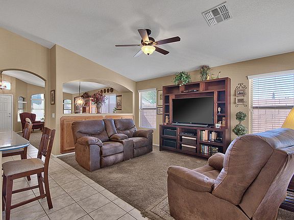 Open and Relaxing Great Room design