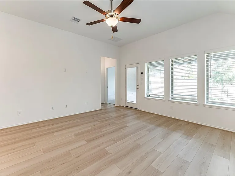 21107 Armstrong County Dr — Photo 19