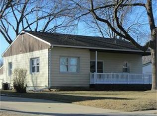 401 N Roosevelt Rd, Evansdale, IA 50707