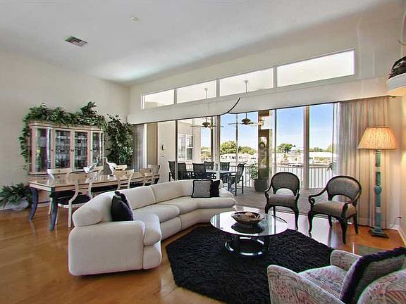 4th image of 6327 Pasadena Point Blvd