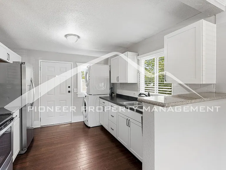 44 Julian St — Photo 5