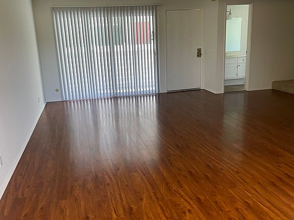 4th image of 18333 Hatteras St Unit 120