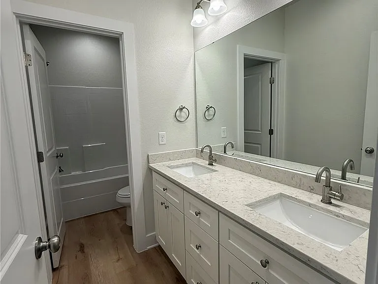 4107 Laura Ln — Photo 15