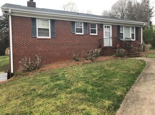 4725 Southwin Dr, Winston Salem, NC 27104