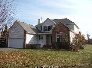 17100 Paloma Cir, Round Hill, VA 20141