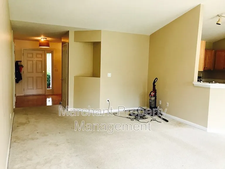 776 Waterbrook Ln — Photo 8