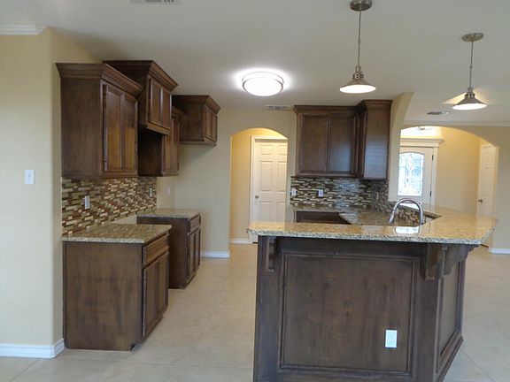 5th image of 1010 Green View Dr