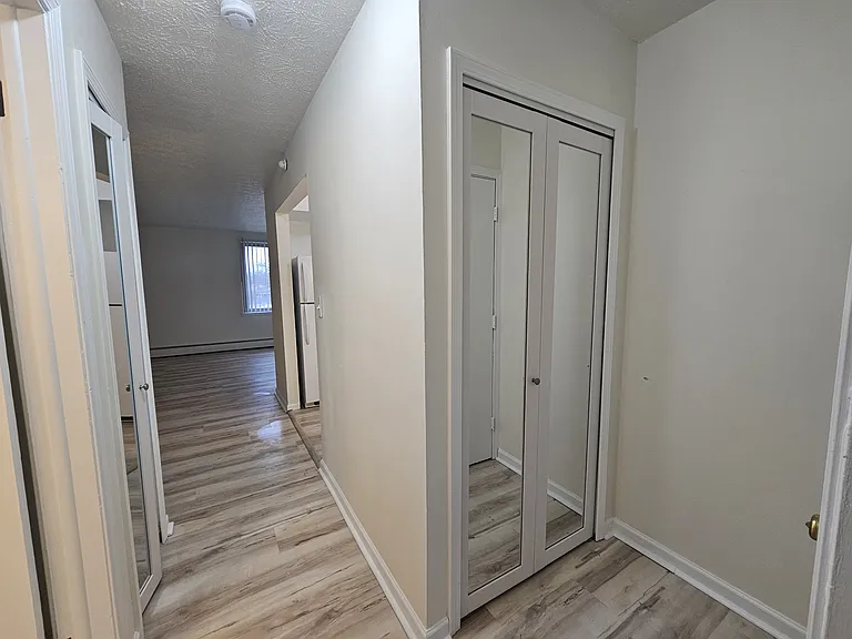 Royal Madison Apartments — Photo 9
