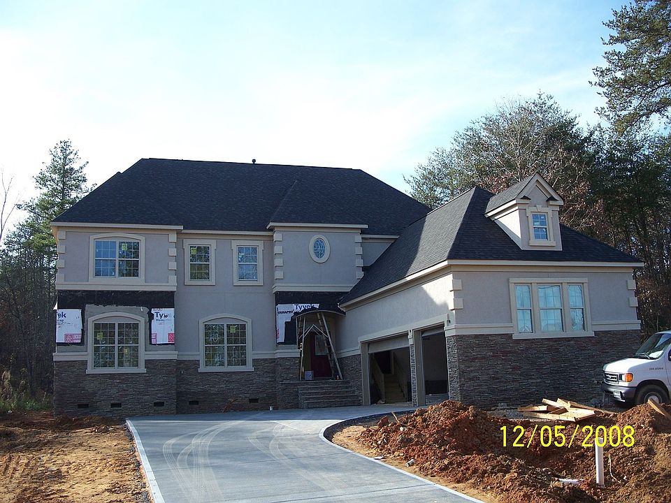 Beautiful Home with Stucco and Stone