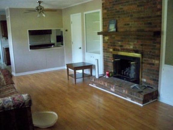 2nd image of 1912 Bayview Dr