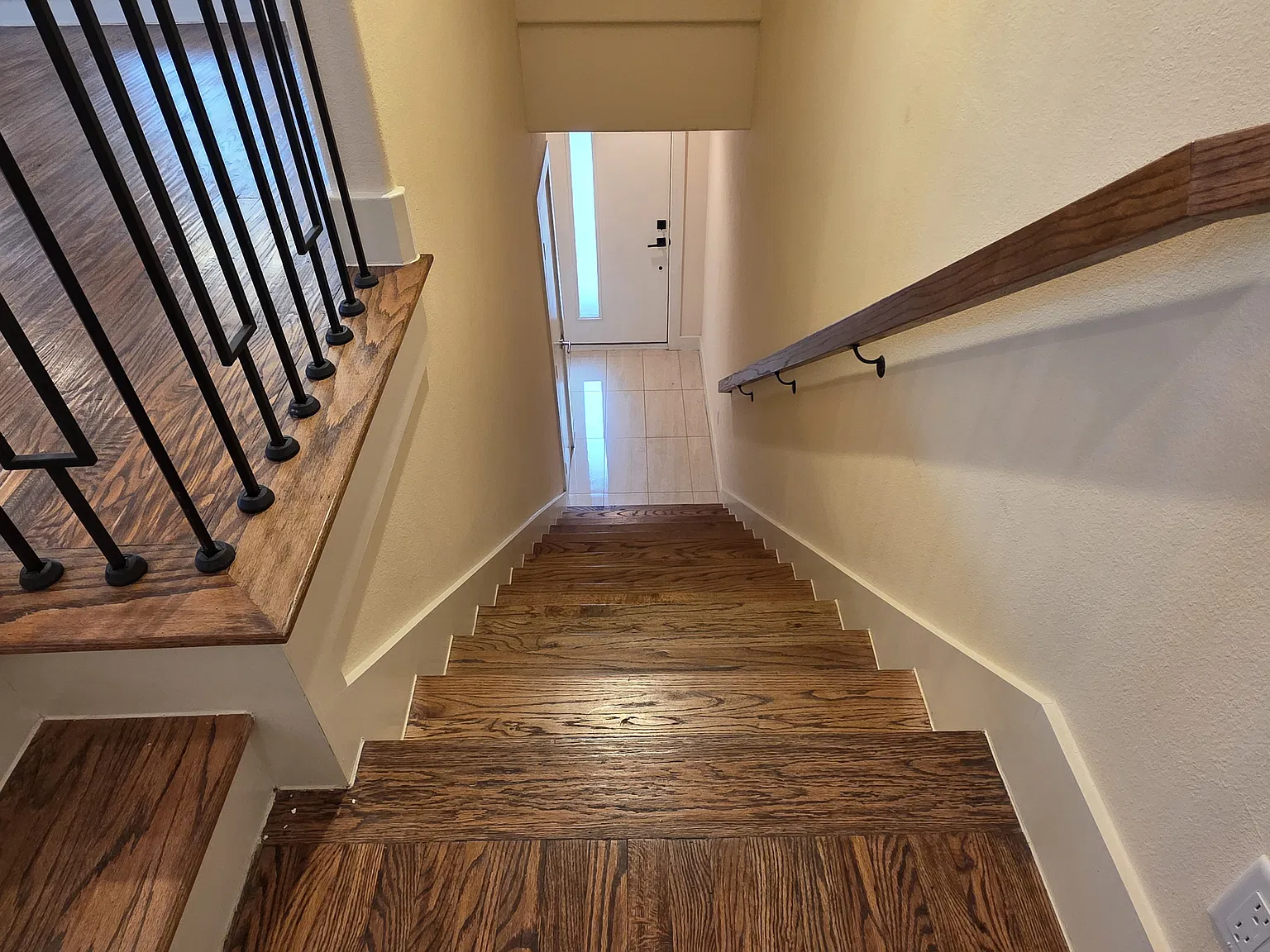 2 bed, 2.5 bath, 1609 sqft, $3,450 — Photo 2