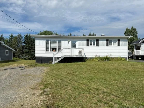 3 Restigouche St, Kedgwick, NB E8B 1J6