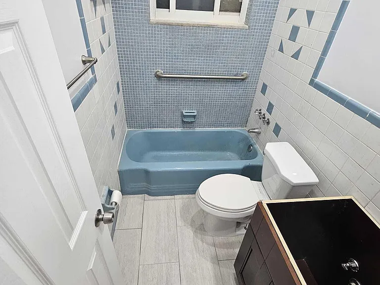 2030 SW 41st Ave #3 — Photo 10