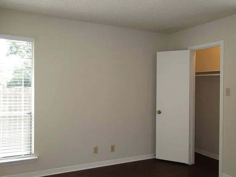 8325 Fathom Cir — Photo 30