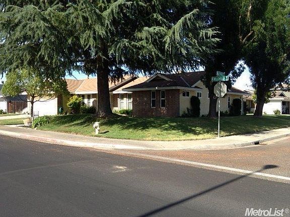 3rd image of 51 Willowood Dr