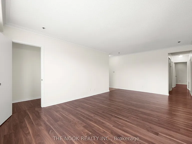 948 Simcoe St N #A — Photo 8