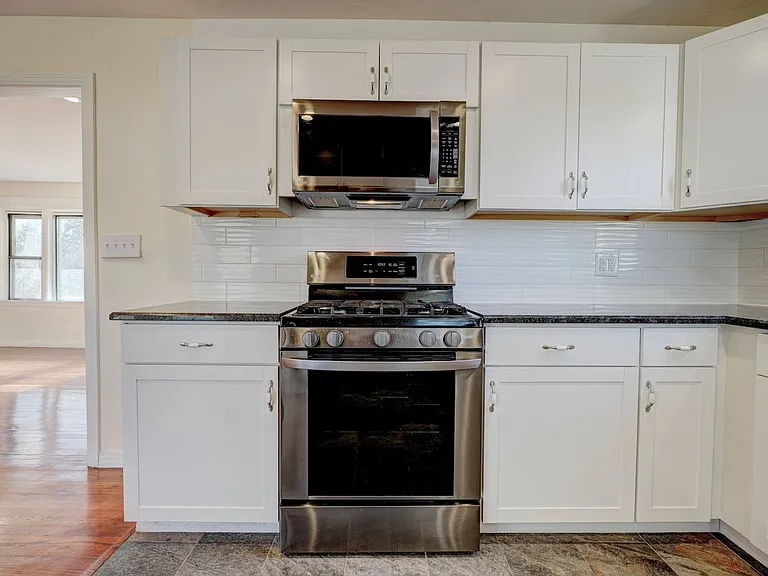 3135 NW Grand Blvd — Photo 13