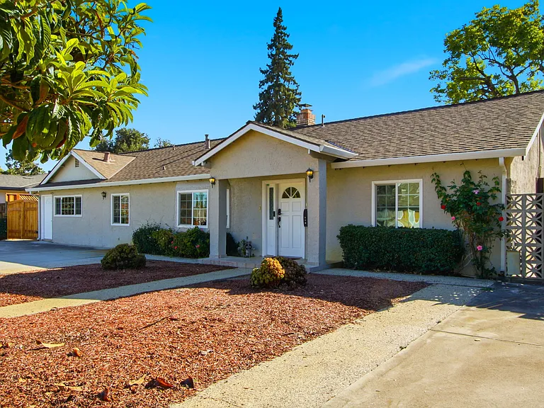 12610 Paseo Flores — Photo 4