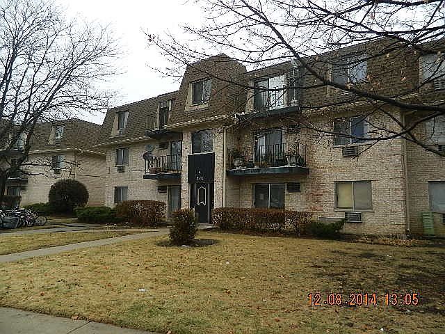 1st image of 270 Shorewood Dr
