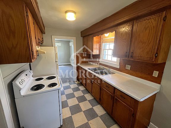 3rd image of 1408 Walton St