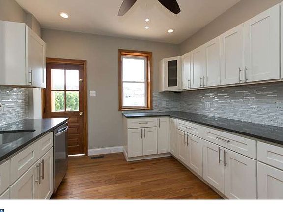 4th image of 3414 Ainslie St