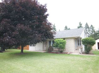 2120 N Bonnie Brook Ln, Waukegan, IL 60087