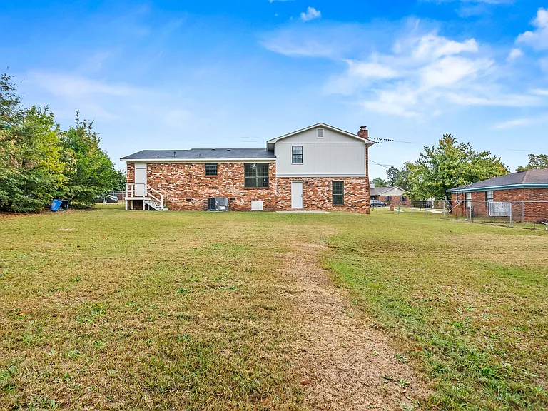 3709 Kingsgate Dr — Photo 3