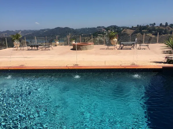 1350 Stradella Rd #2, Los Angeles, CA 90077