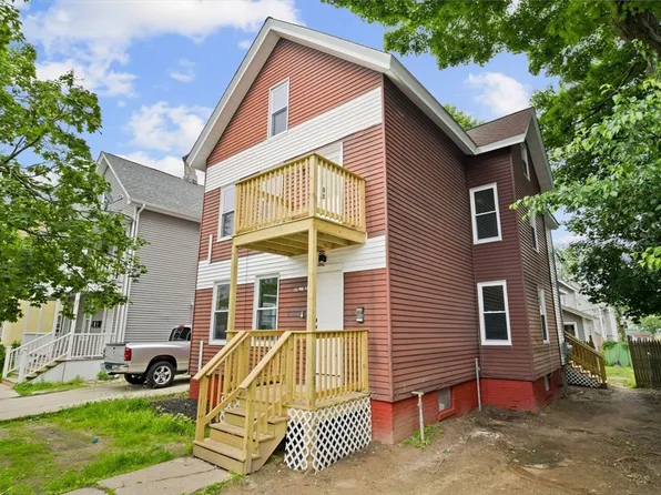 136 Oak St, Holyoke, MA 01040