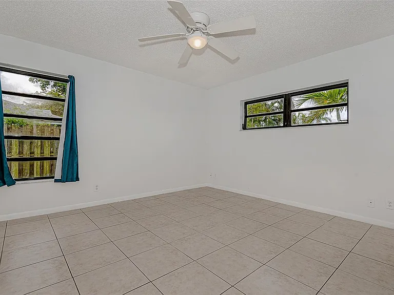 2831 NW 51st Ter — Photo 22