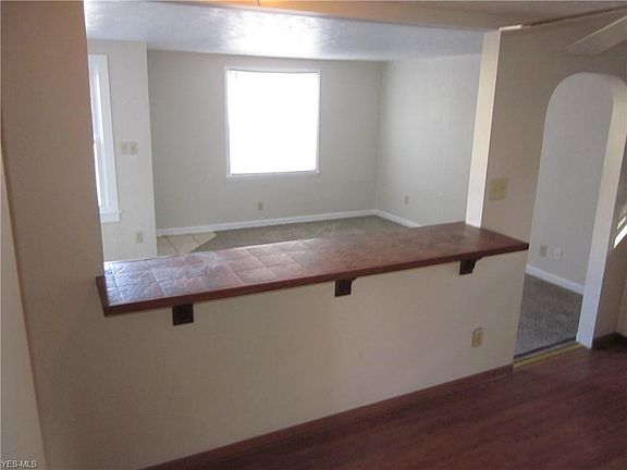 5th image of 1305 W 37th St