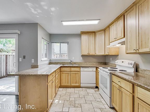 3rd image of 1589 Brookvale Dr APT 1