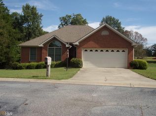 20 Golden Oaks Dr, Hartwell, GA 30643