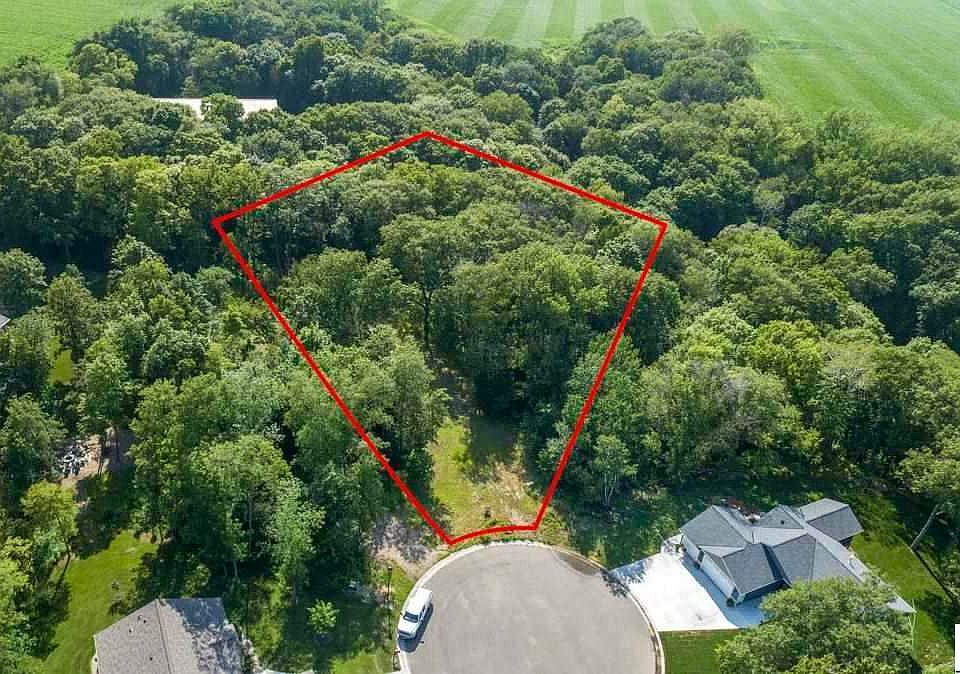 1st image of 180 Woodland Dr