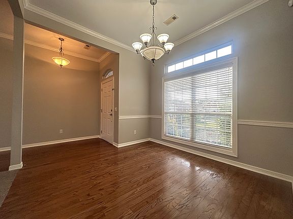 3rd image of 838 Fairfax Ave