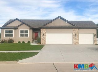 5013 Prairie Trl, Marion, IA 52302