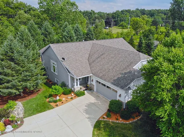 5151 Hawk Hollow Dr E, Bath, MI 48808